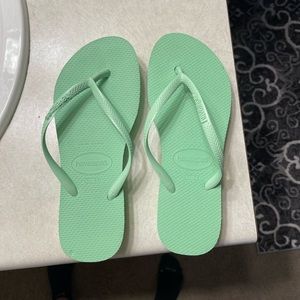 Brand new Havaianas Sandals